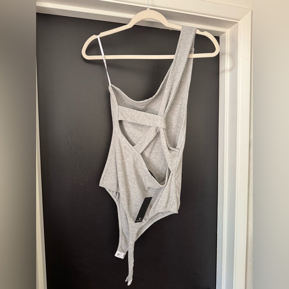 Lulu’s | Twist Back One Shoulder Bodysuit - Picture 7 of 9